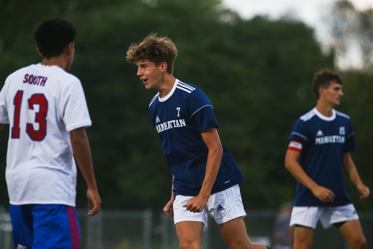 091421_mer_spt_mhswichitasouthsoccer-5.jpg
