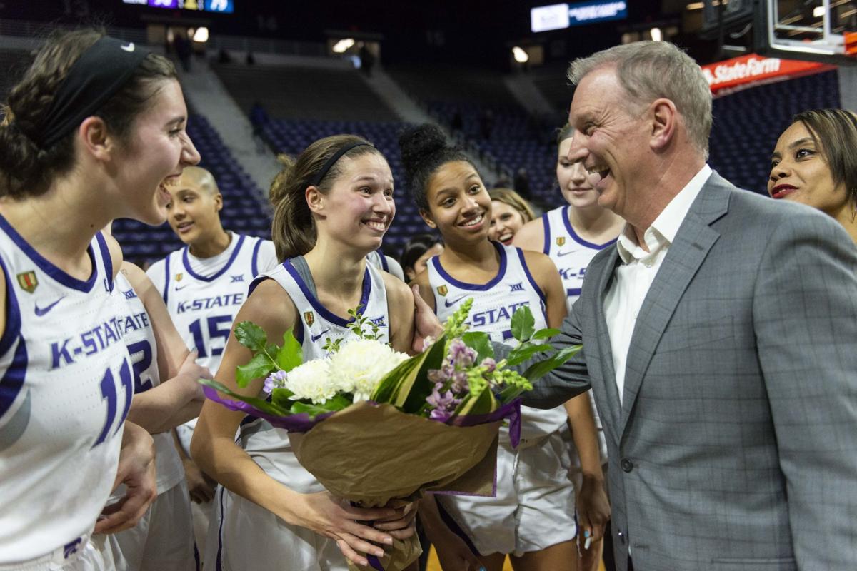 Wildcats Extend Women S Basketball Coach Jeff Mittie K State