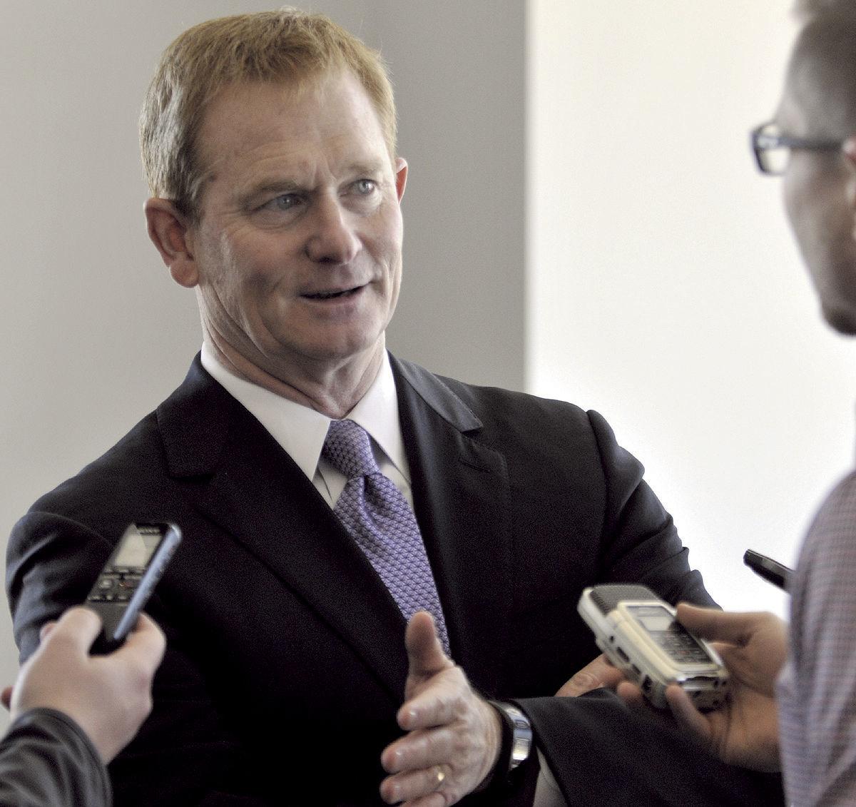 Mitch Holthus praises Snyder's humility, vision, K-State Sports