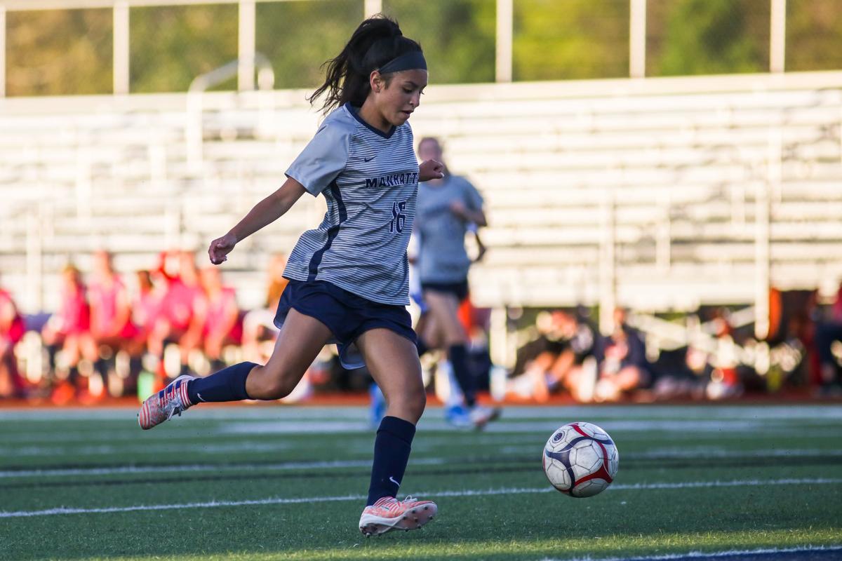 050421_mer_spt_mhswichitanwsoccer-13.jpg