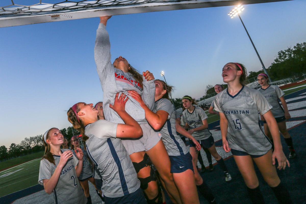 050421_mer_spt_mhswichitanwsoccer-23.jpg