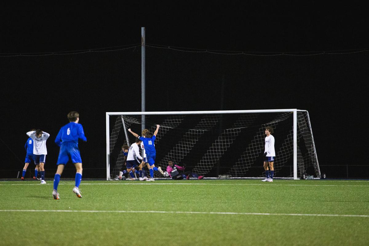 102920_SPT_mer_mhswashburnsoccer-9-2.jpg