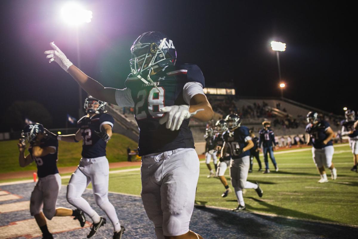 103020_spt_mer_mhsgardencityfootball-19.jpg