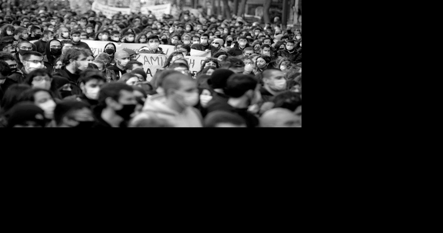 Greek students, teachers defy weeklong ban on protests