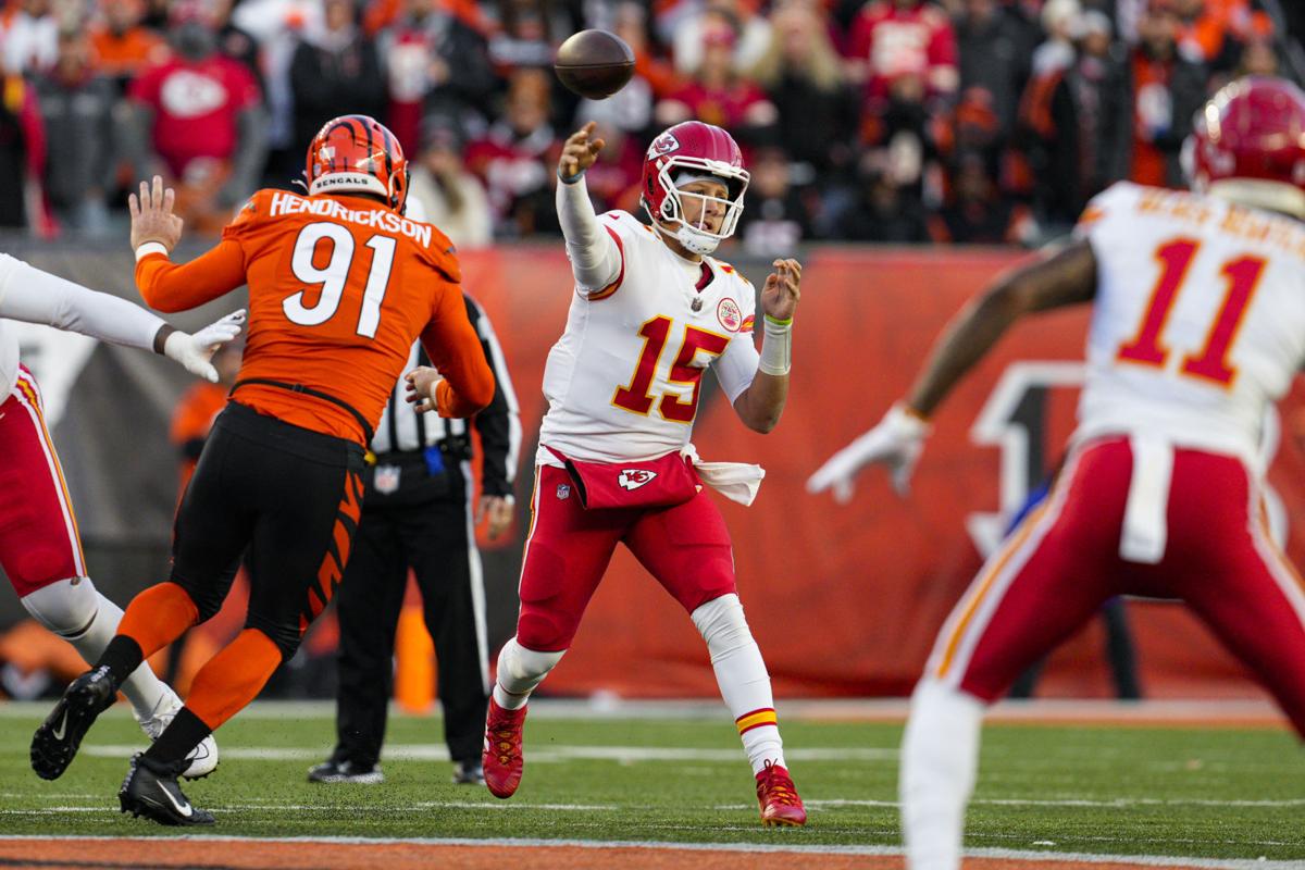 Chiefs clinch AFC West on dramatic, walk-off touchdown by Jerick