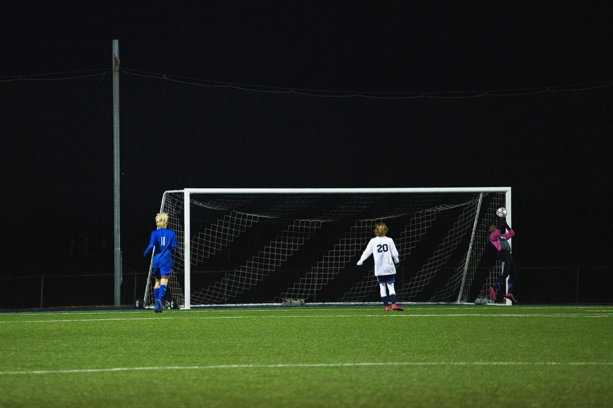 102920_SPT_mer_mhswashburnsoccer-5-2.jpg