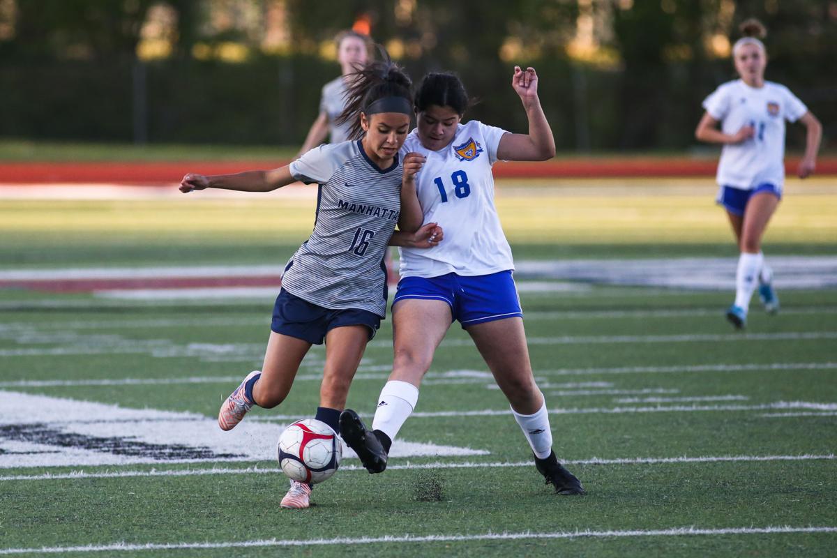 050421_mer_spt_mhswichitanwsoccer-12.jpg