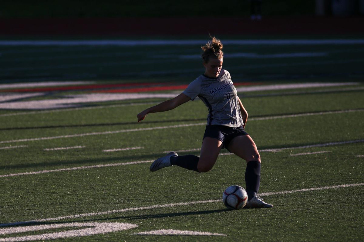 050421_mer_spt_mhswichitanwsoccer-6.jpg