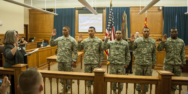 Fort Riley Soldiers take part in KC Chiefs flag ceremony, Article