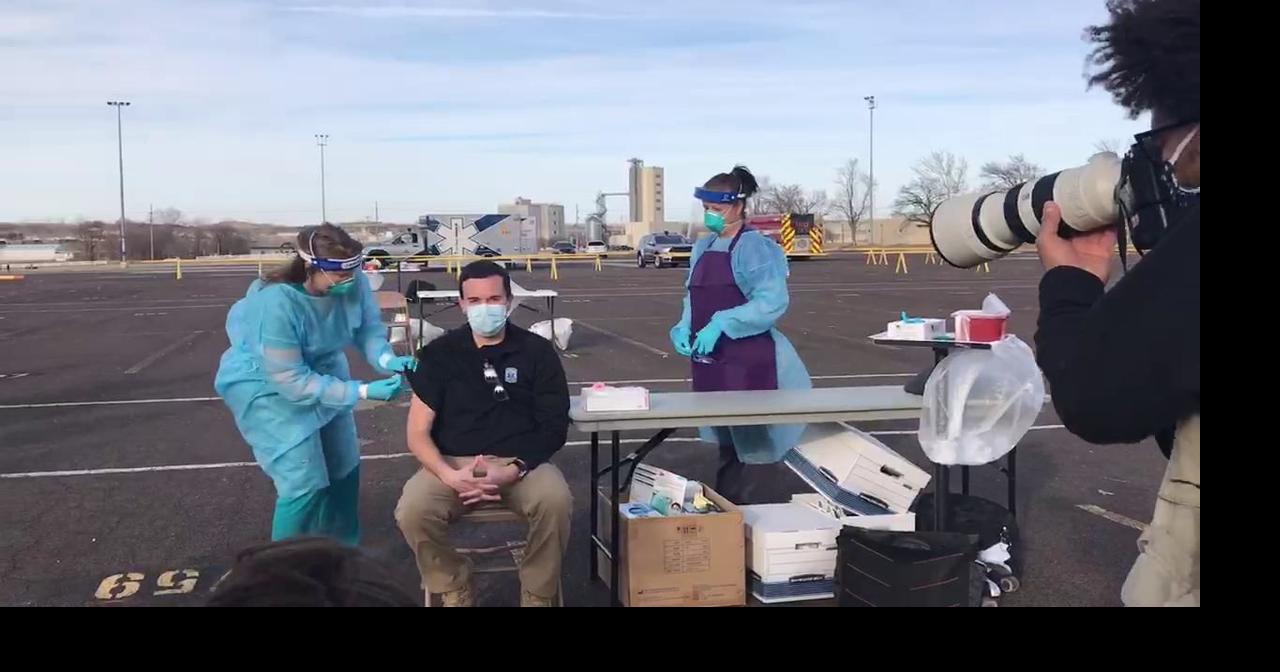 Gering receives COVID-19 vaccine | News | themercury.com