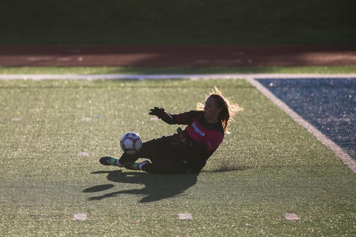 050421_mer_spt_mhswichitanwsoccer-4.jpg