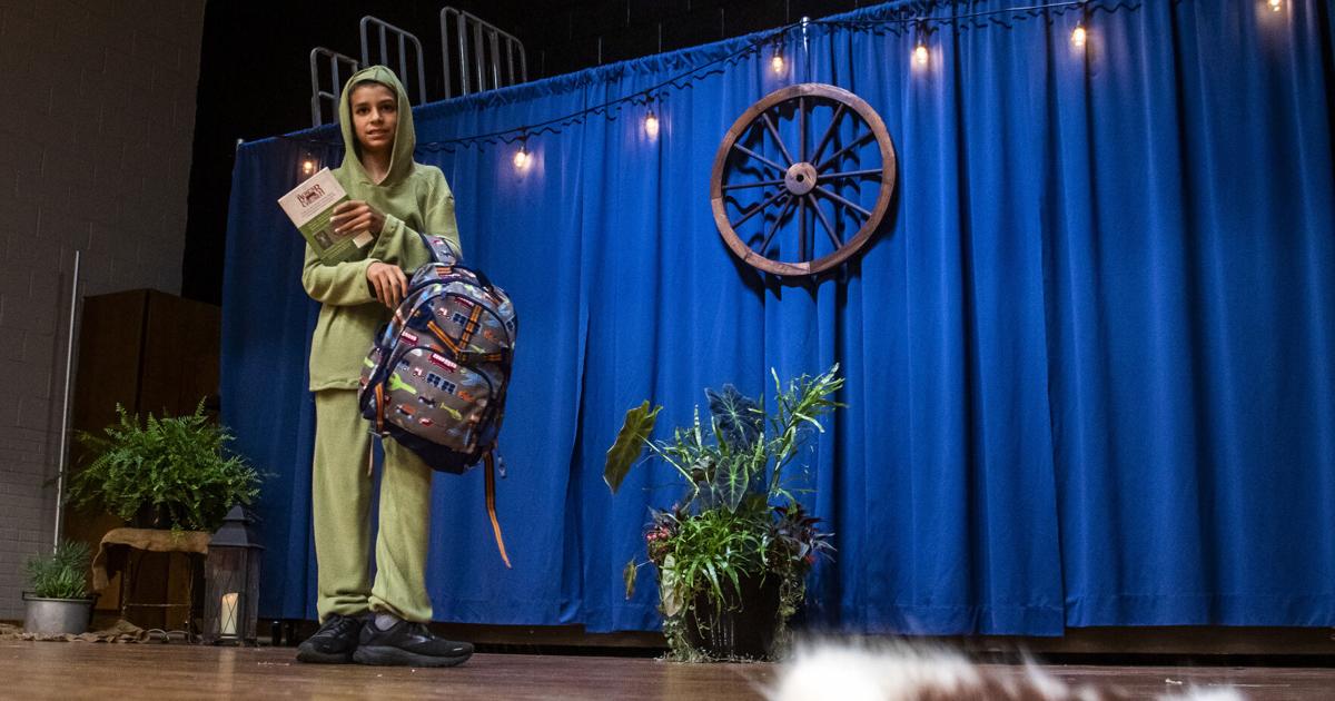 STYLISH | 4-Hers model, receive royalty at annual fashion revue | News STYLISH | 4-Hers model, receive royalty at annual fashion revue | News