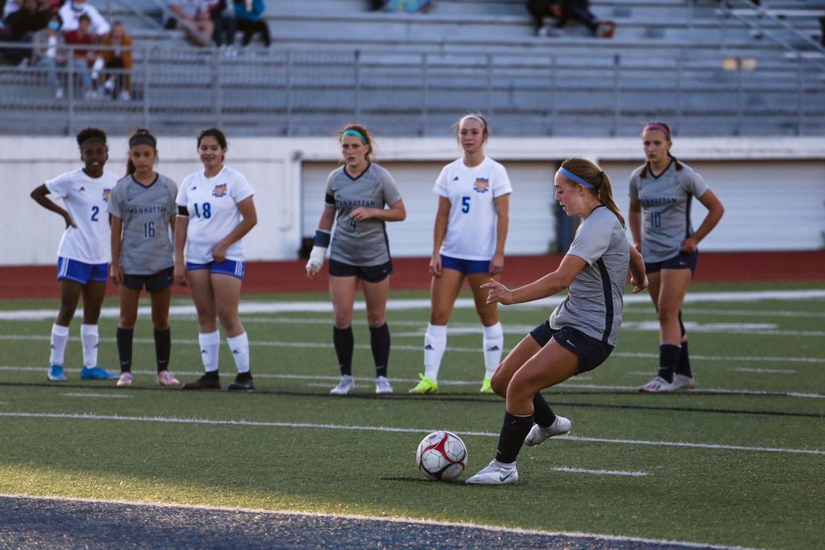050421_mer_spt_mhswichitanwsoccer-10.jpg