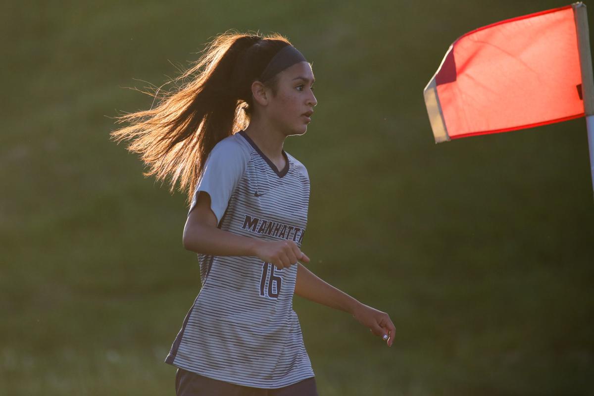 050421_mer_spt_mhswichitanwsoccer-11.jpg