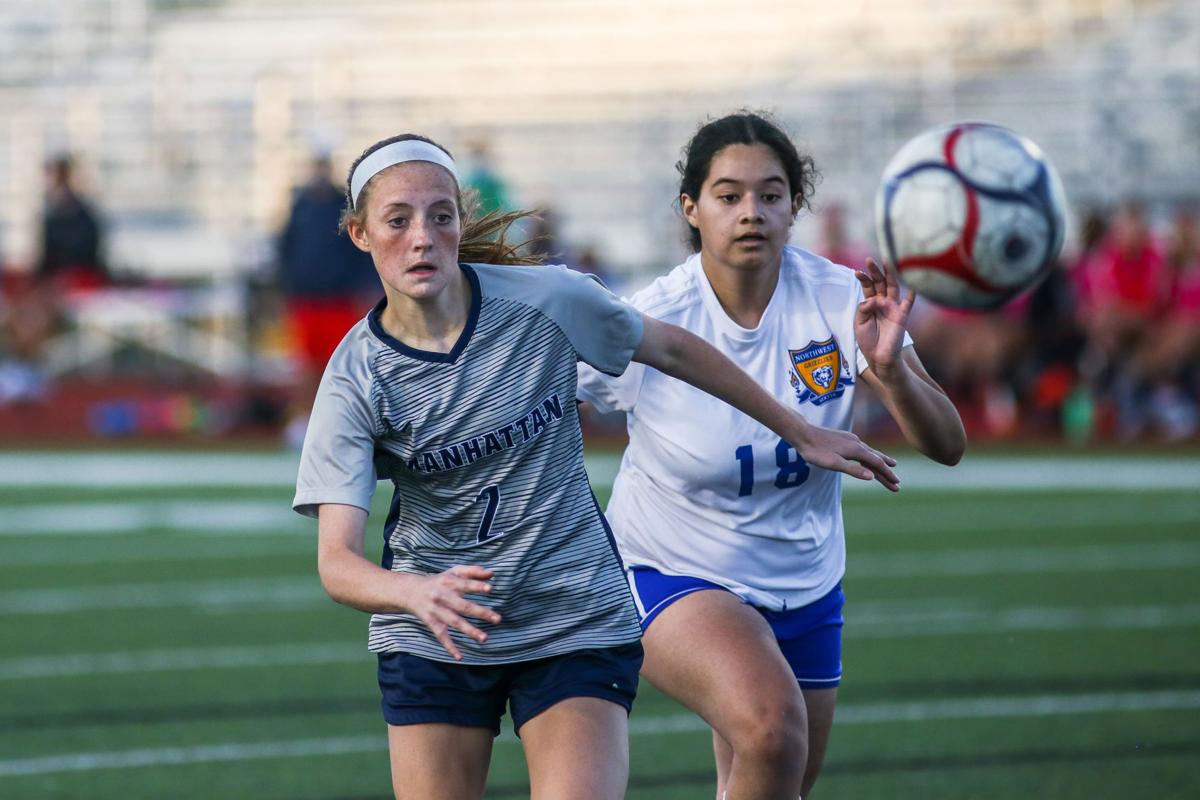 050421_mer_spt_mhswichitanwsoccer-22.jpg
