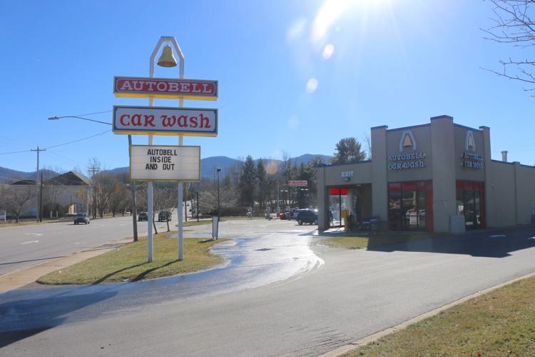 Waynesville loses lawsuit over Autobell sign | News | themountaineer.com