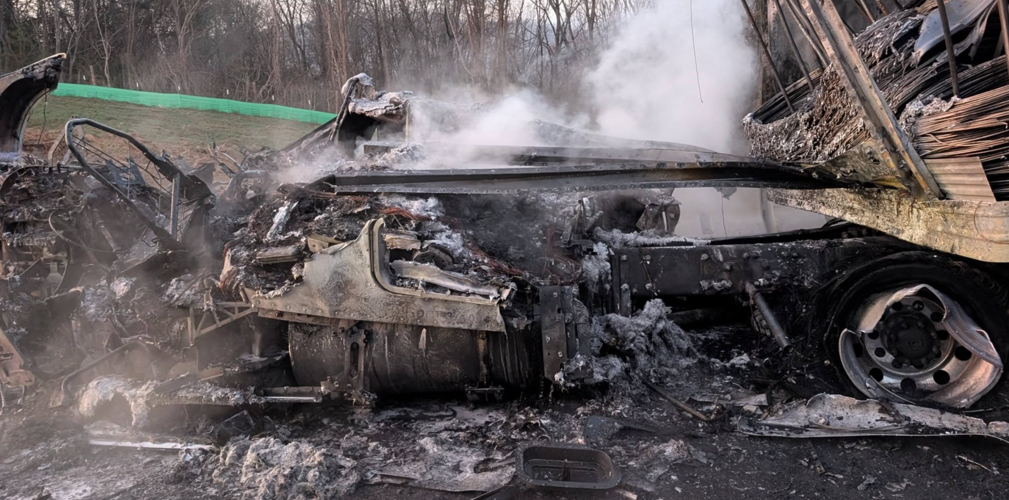 Tractor-trailer fire shuts down I-40 eastbound lanes | News ...