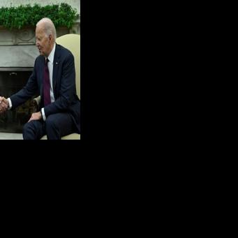 Americký prezident Joe Biden (R) se setkal s českým premiérem Petrem Fialou (L) v Oválné pracovně |  Národní