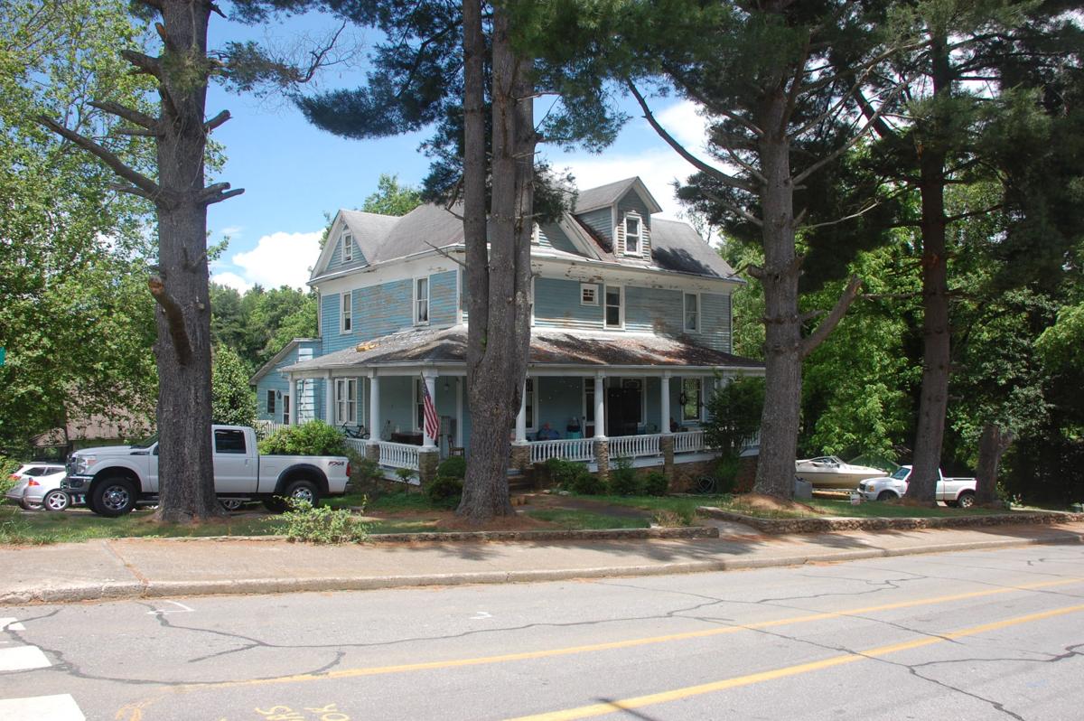 New Women S Transitional Home On The Way Themountaineer Com