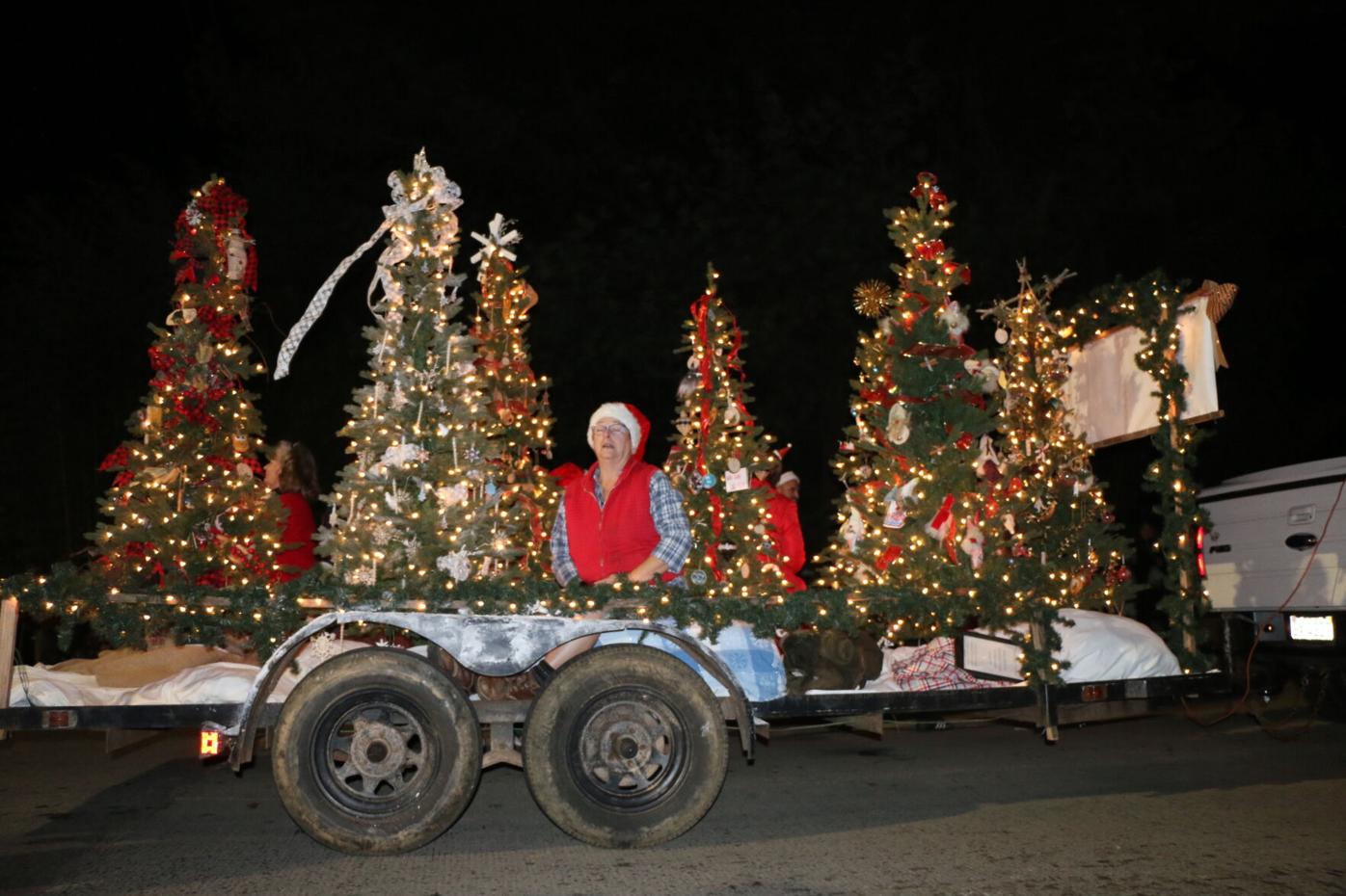 Ozark Alabama Christmas Parade 2022 Pigeon River Garden Club Creates 'Parade Of Trees' Float | Life |  Themountaineer.com