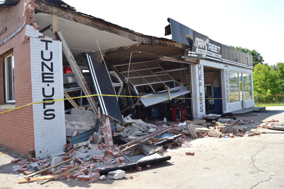 Main Street Auto >> Car Slams Into Building Causes Significant Damage News Main Street Auto >> Car Slams Into Building Causes Significant Damage News