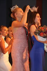 Elizabeth Cartwright is crowned Miss Labor Day by Hannah Muse.JPG