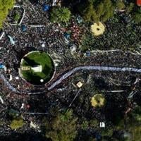 Gran multitud en Buenos Aires marca 50 años desde el golpe de Argentina