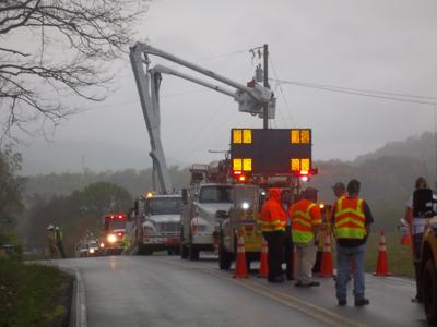 Driver hits utility pole, knocks out power | News | themountaineer.com