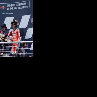El español Maverick Viñales celebra la victoria en el MotoGP del Nacional de Estados Unidos