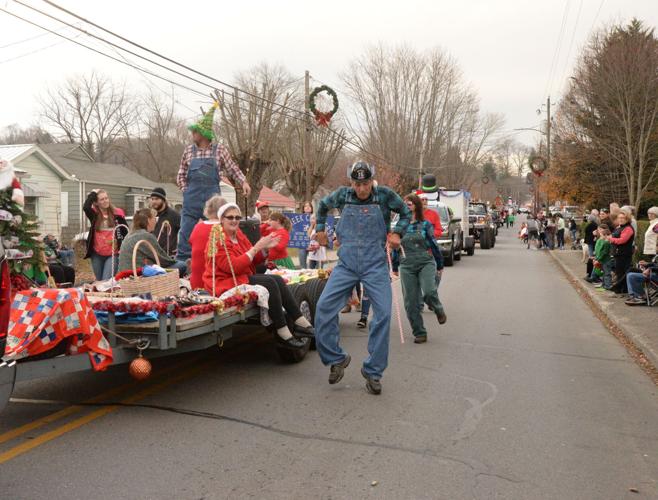 PHOTO GALLERY Hazelwood Christmas Parade Life