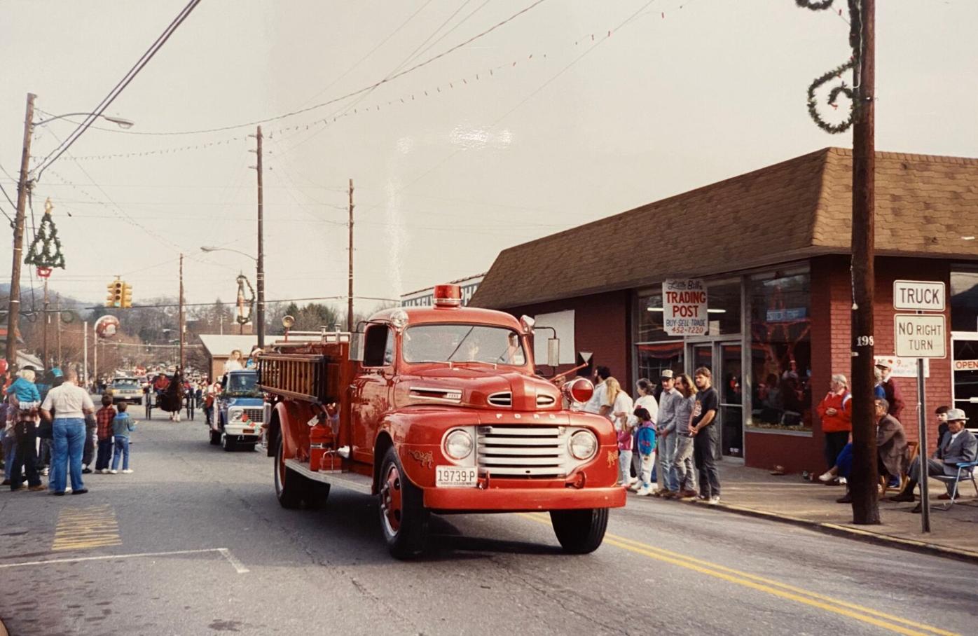 2022 Christmas Parade Waynesville Nc Hazelwood Christmas Parade Returns After 25-Year Hiatus | News |  Themountaineer.com