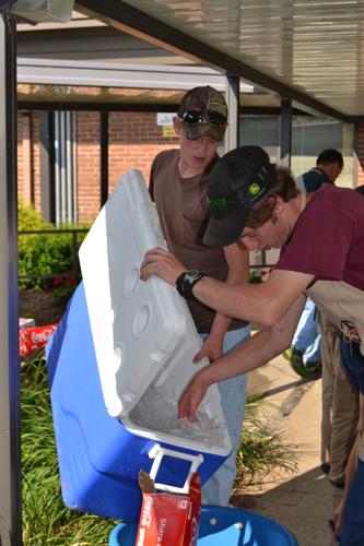 Beef Rosto Rope Cattlemen's beef roast ropes in great crowd | News | themountaineer.com