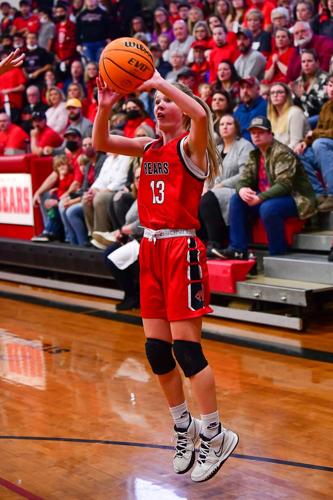 Eighth-grader wows the crowd with an impressive buzzer-beater shot