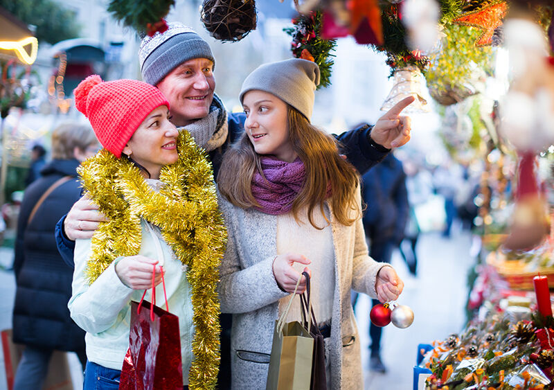 Folkmoot Kicks Off Holiday Shopping With Outdoor Holiday Bazaar Market ...