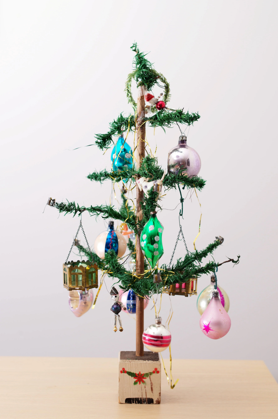 Christmas tree that survived WWII goes up for 105th year in a row