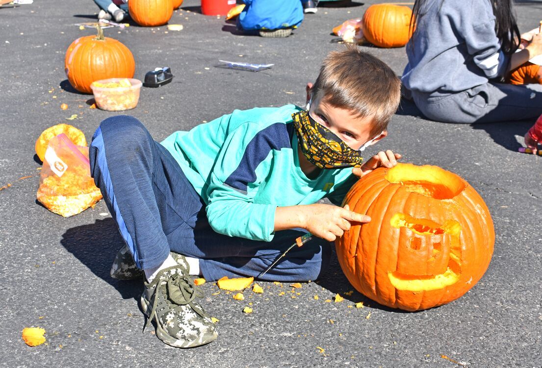 1102 pumpkin carving 4.tif