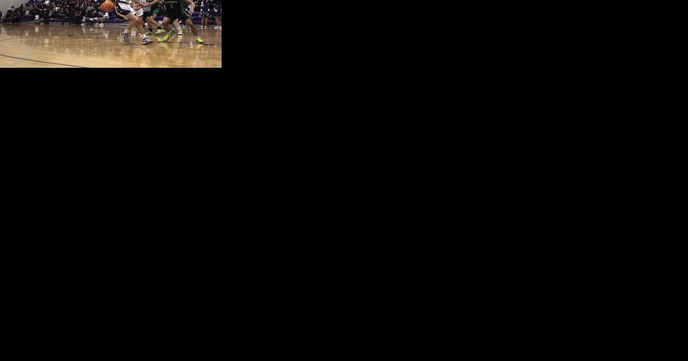 Spartans dominate Pirates in home playoff game, win 62-13 - Vimarsana News