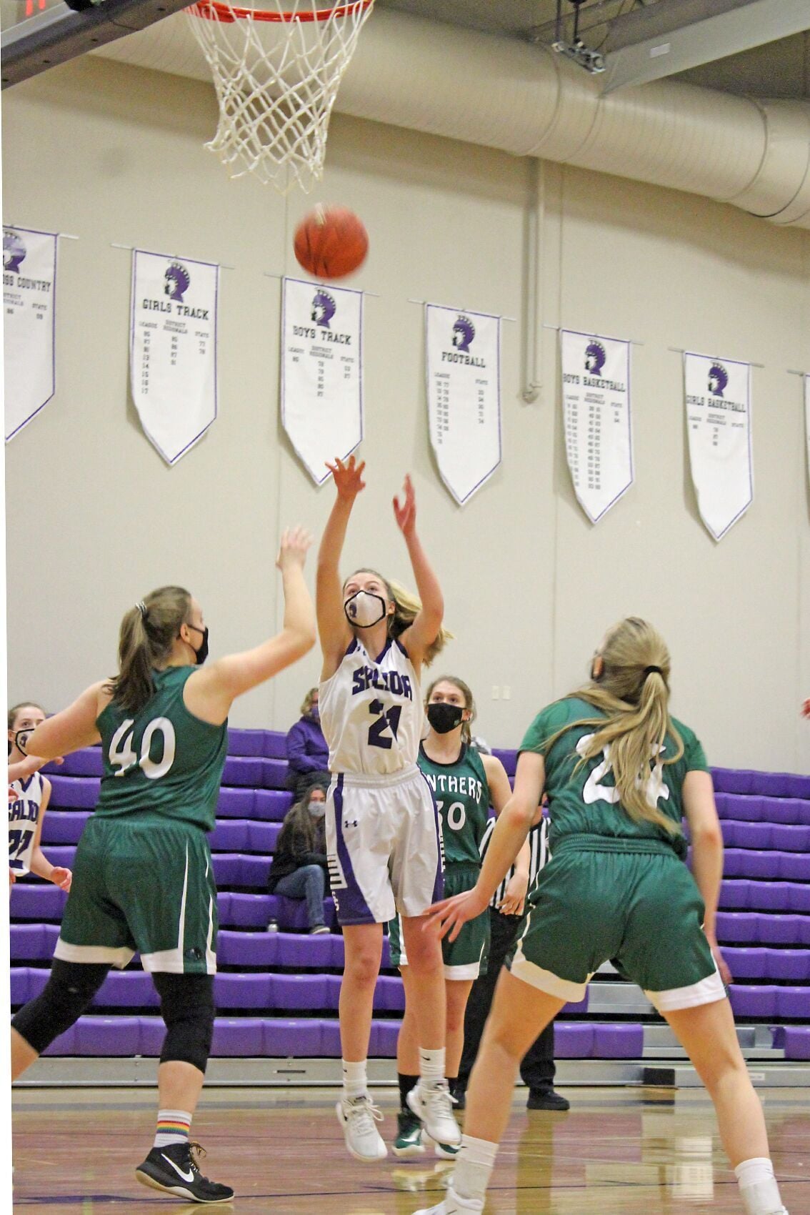 Defense propels Lady Spartans over Woodland Park Panthers - Vimarsana News
