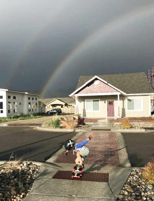 Double rainbow skate