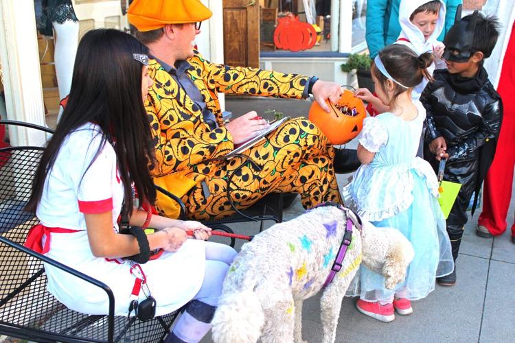 1101 trick or treat f street -Lij.tif