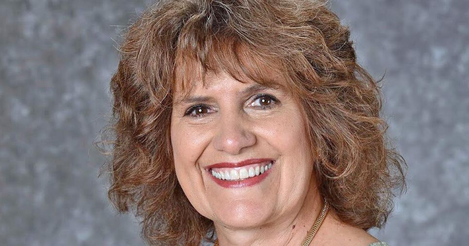 Brenda Heckel to retire after 30 years working for the district - Vimarsana News