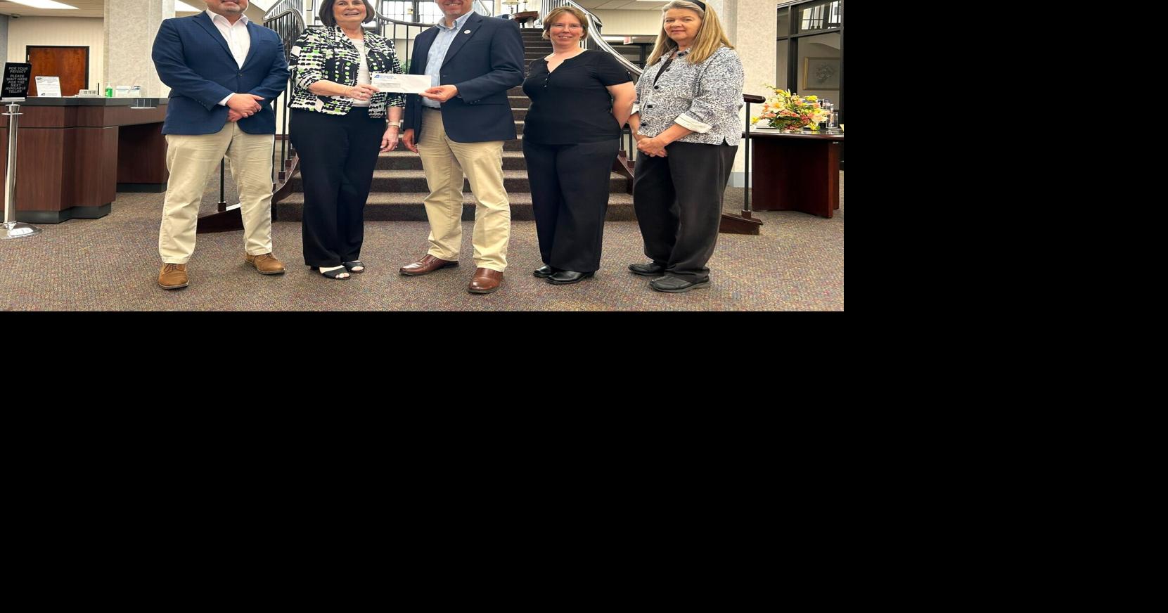 Community Trust Bank donates $25,000 in support of Roane State’s new Knox Regional Health Science Education Center