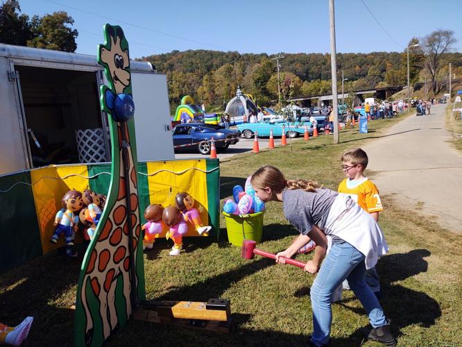 Crowds rocket in to Oliver Springs for October Sky Festival News