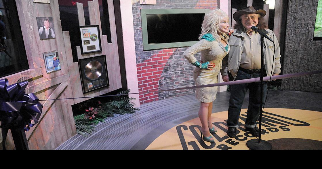 Dolly honors her uncle with display at Dollywood museum News