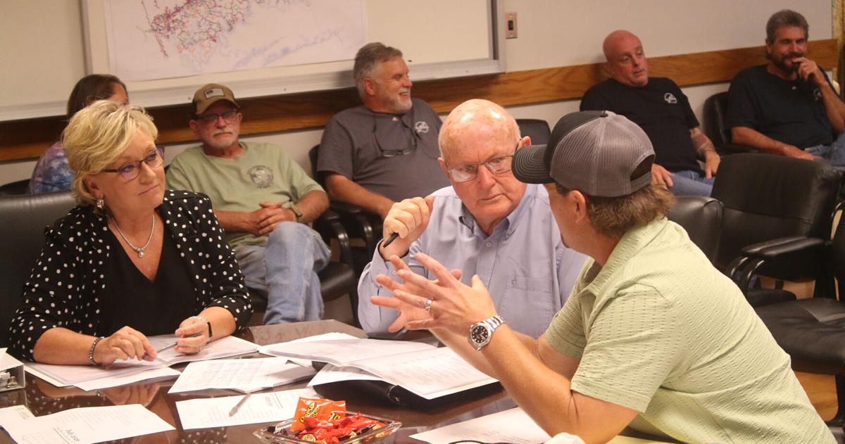 Does Byrge being on LUB board violate city charter?