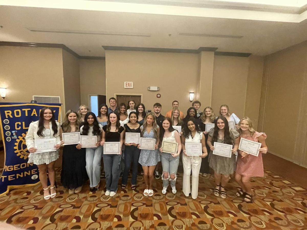 Pigeon Forge Rotary Club Awards $50,000 in Scholarships to Local Students |  News | themountainpress.com