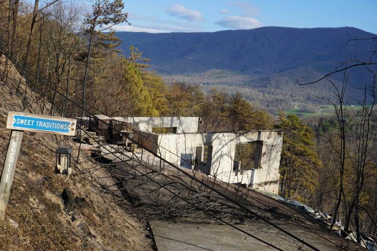 Wildfires near 100 containment News