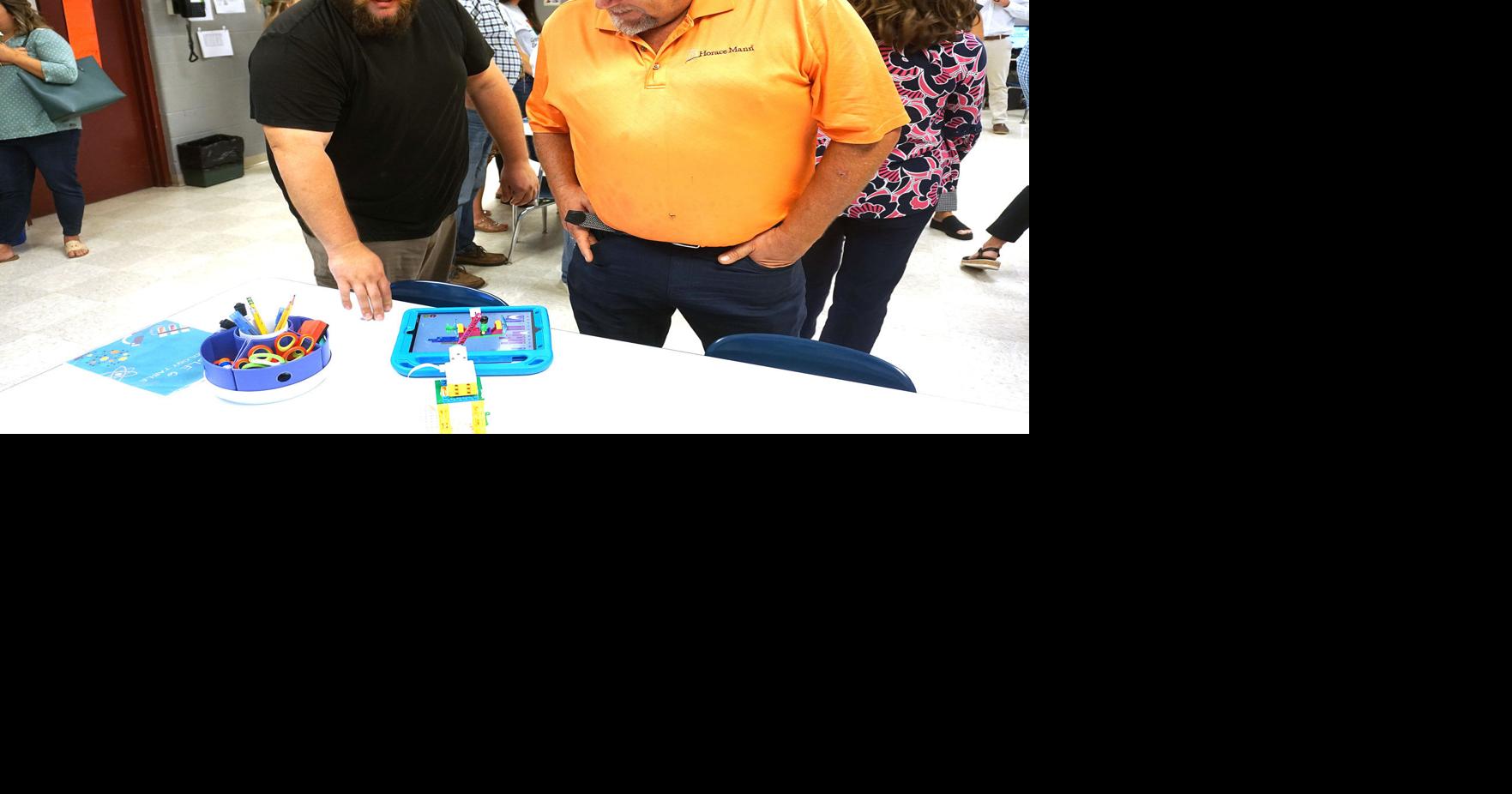 Catlettsburg Elementary celebrates STEM room News