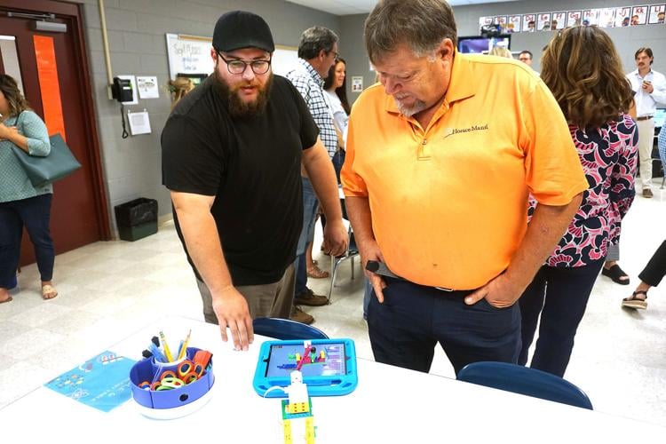 Catlettsburg Elementary celebrates STEM room News