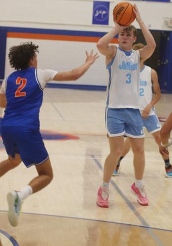 Trey Vann shoots.